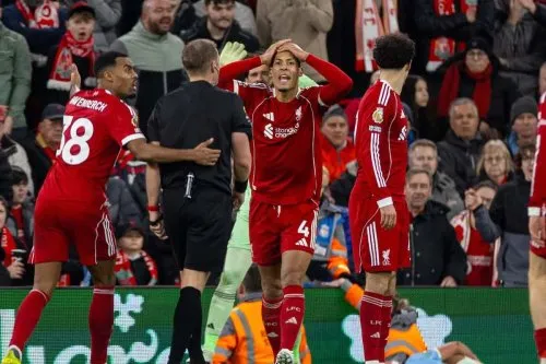 Liverpool thua Man City: Cái giá của sự ngây thơ