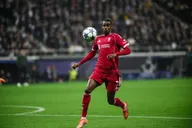 Kenny Dalglish phản ứng trước những khó khăn của Alexander Isak tại Liverpool