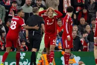 Liverpool thua Man City: Cái giá của sự ngây thơ