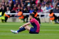 Barca nhận "hung tin": Lewandowski gãy xương hốc mắt trước thềm đại chiến Atletico