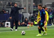 Chivu nổi đóa khi Inter bị mỉa mai sau cú sốc Champions League