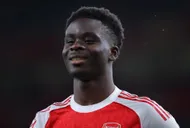 Bukayo Saka gia hạn 5 năm với Arsenal: Biểu tượng trung thành giữa thời đại kim tiền