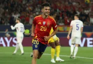 Tiền vệ PSG dành lời khen ngợi cho siêu sao Barcelona, bình luận về cuộc đua Quả bóng Vàng