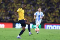 Newcastle United Đua Tranh Với Aston Villa Cho Trung Vệ Này: Liệu Có Phải Lựa Chọn Sáng Suốt Cho Howe?