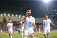 Kevin Phạm Ba mơ khoác áo tuyển Việt Nam.