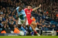 Man City 2-2 Nottingham Forest: Siêu phẩm đánh gót níu chân thầy trò Guardiola