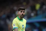 Barcelona để mắt năm trung vệ khi CLB tìm người thay thế Inigo Martinez