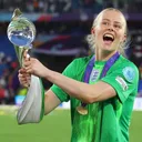 Hành trình vươn lên của Hampton để trở thành thủ môn xuất sắc nhất thế giới