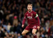 West Ham United Quyết Không Bán Ngôi Sao 29 Tuổi Dù Giá Nào: Tại Sao Đây Là Quyết Định Đúng Đắn?