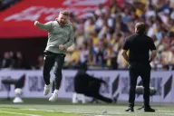 Calum McFarlane: Người gánh hy vọng cứu Chelsea trong một tháng