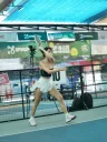 Nhan sắc và outfit táo bạo của hot girl khiến sân pickleball “nóng rực”