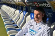 Cầu thủ đã 'chết', bị bỏ tù ở Singapore và từng ăn cắp một con chim cánh cụt gia nhập câu lạc bộ Scotland làm giám đốc thể thao