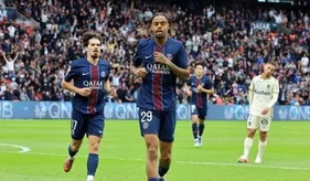 Barcola lập cú đúp, PSG toàn thắng tại Ligue 1