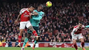 Arsenal sở hữu lợi thế sân nhà đẳng cấp vô địch