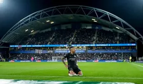 Manchester City xác định đối thủ vòng 4 Carabao Cup sau chiến thắng Huddersfield và bốc thăm hoàn tất
