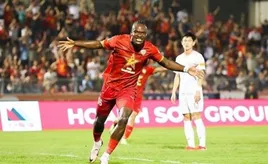 Công An TP.HCM bất ngờ chiêu mộ tiền đạo Noel Mbo