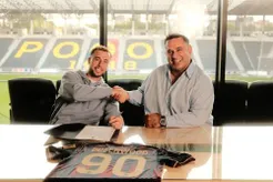 Cựu cầu thủ Arsenal chính thức rời Premier League