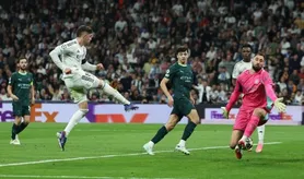 Real Madrid 3-0 Man City: Siêu hat-trick của Valverde tạo ra phép màu tại Bernabeu