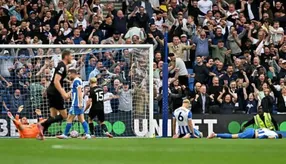 Tottenham giành 1 điểm nghẹt thở