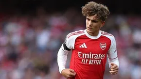 Dowman 15 tuổi của Arsenal tỏa sáng trong trận ra mắt Premier League