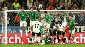 Wirtz hay Szoboszlai sẽ đá phạt cho Liverpool?