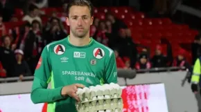 Đội cũ của Haaland tặng lợn đông lạnh cho cầu thủ