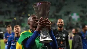 Jackson trả nợ cho Chelsea