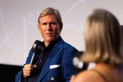 Simon Jordan chỉ trích cách xử lý của UEFA với án phạt 31 triệu bảng dành cho Chelsea