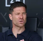 Xabi Alonso chốt 3 trung vệ Real Madrid để tăng cường phòng ngự