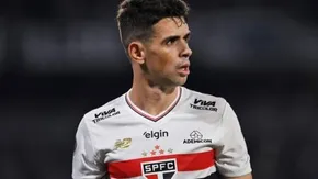 Oscar ngã quỵ trên sân tập, tương lai sự nghiệp bóng đá bỏ ngỏ