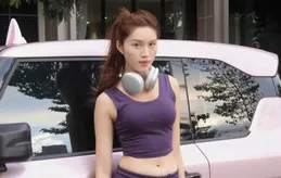 Dòng trạng thái của MC “chân dài nhất Việt Nam” khiến fan xuýt xoa