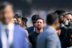Cổ động viên Ấn Độ hô khẩu hiệu chống Real Madrid khi Messi, Suarez thăm Mumbai