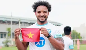 Xuân Son tái xuất sân cỏ