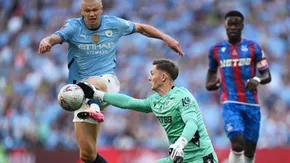 Man City trắng tay, thủ môn Henderson gặp nhiều chỉ trích