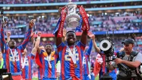 NÓNG! Thương vụ Marc Guehi của Liverpool đổ bể