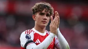 Ngumoha, Dowman và lý do vì sao các CLB Anh bắt đầu mạo hiểm với những cầu thủ trẻ