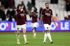 Đội nào nắm lợi thế trong cuộc đua trụ hạng Ngoại hạng Anh?