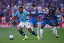 Tottenham ra tay chiêu mộ hậu vệ của Manchester City