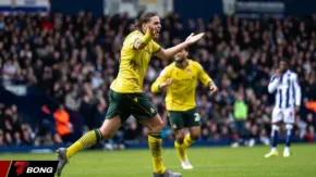 Wrexham trở lại top 6 sau trận hòa West Brom, HLV Parkinson chuẩn bị hồ sơ tố cáo trọng tài