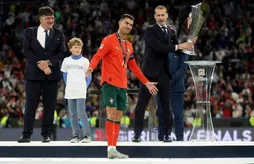 Ronaldo thúc giục Al Nassr giành ngôi sao mà Barcelona khao khát