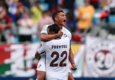 Ông lớn Champions League đầu tiên "Ngã ngựa"