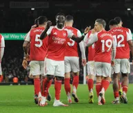 Arsenal thoát hiểm trong gang tấc nhờ bàn phản lưới nhà giành chiến thắng quan trọng tại Emirates
