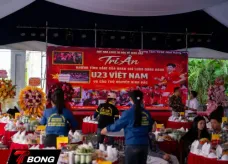 Đình Bắc Cùng Gia Đình Tri Ân Quê Nhà Với Hơn 100 Mâm Cỗ