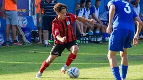 Barcelona chiêu mộ tiền vệ 18 tuổi