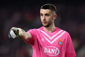 CĐV Espanyol phát động chiến dịch căm thù Joan Garcia trước thềm chuyển nhượng đến Barcelona