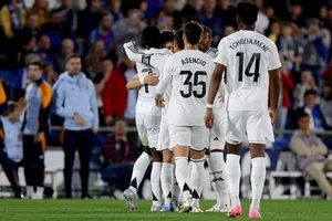 Real Madrid thắng tối thiểu Getafe để tiếp tục bám đuổi Barca