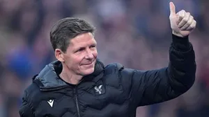 "Chưa đặt niềm tin khi gà chưa đẻ trứng"