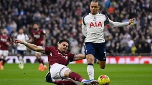 Cơ hội trụ hạng Ngoại hạng Anh của Spurs, West Ham và Forest qua các con số