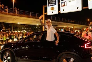 Antony được chào đón như siêu sao tại Real Betis