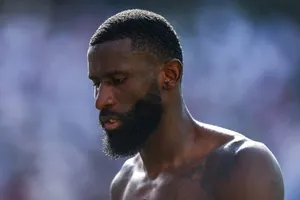 Hậu vệ Real Madrid đối mặt thách thức mới sau hành trình vật lộn với chấn thương